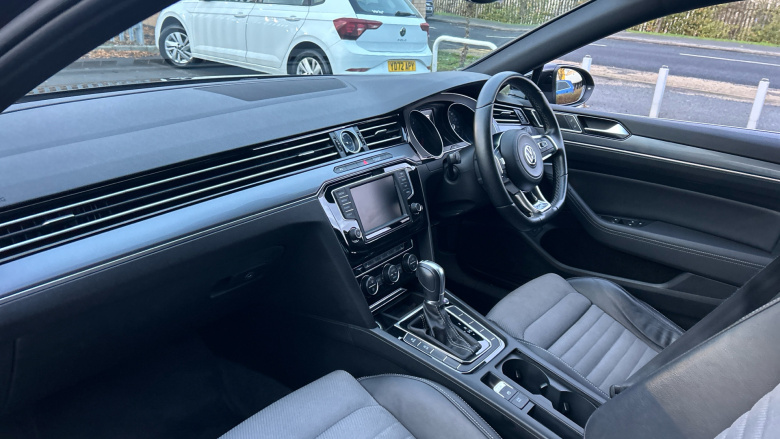 Volkswagen Passat 2.0 TDI R-Line 5dr DSG Diesel Estate